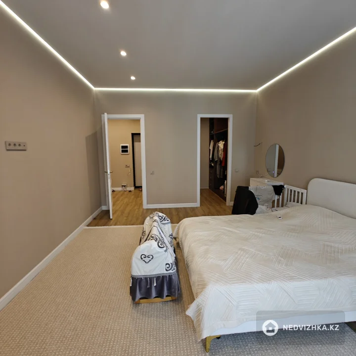 2-комнатная квартира, этаж 8 из 13, 62 м², фотография 2