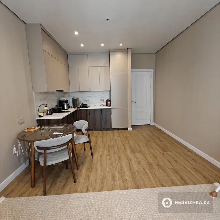 2-комнатная квартира, этаж 8 из 13, 62 м², фотография 4