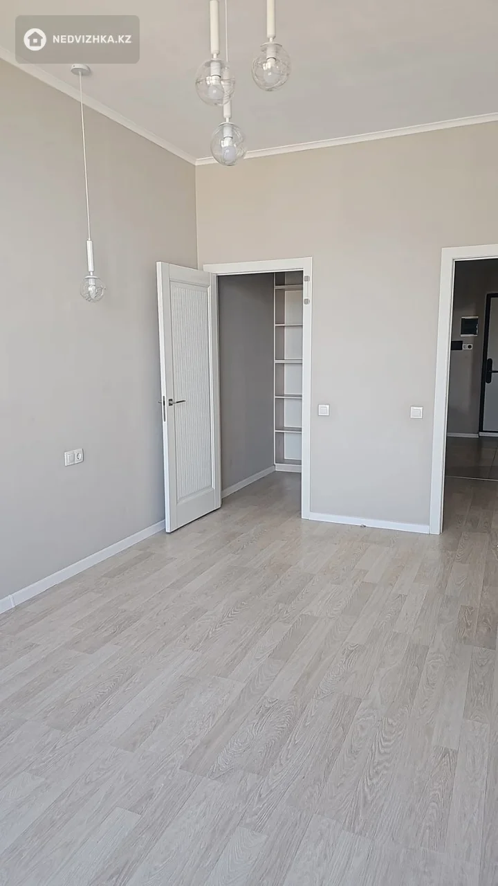 2-комнатная квартира, этаж 12 из 13, 54 м², фотография 5
