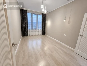 2-комнатная квартира, этаж 12 из 13, 54 м², миниатюра 4