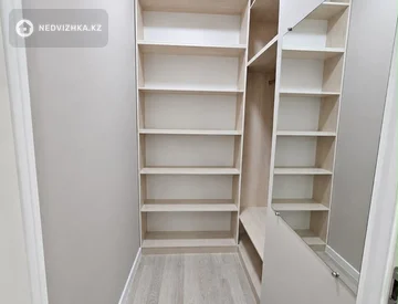 2-комнатная квартира, этаж 12 из 13, 54 м², миниатюра 6