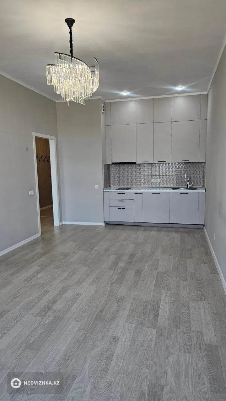 2-комнатная квартира, этаж 12 из 13, 54 м², фотография 2