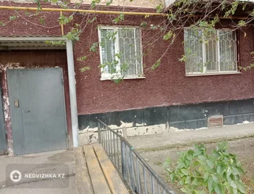 2-комнатная квартира, этаж 1 из 5, 50 м², миниатюра 2