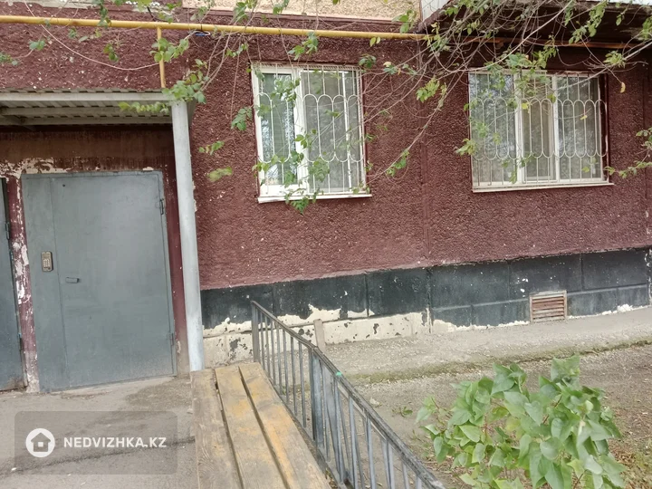 2-комнатная квартира, этаж 1 из 5, 50 м², фотография 2