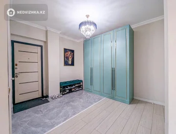 4-комнатная квартира, этаж 5 из 5, 168 м², миниатюра 4