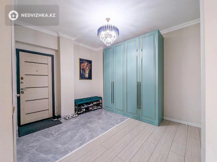 4-комнатная квартира, этаж 5 из 5, 168 м², фотография 4