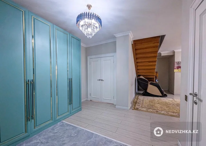 4-комнатная квартира, этаж 5 из 5, 168 м², фотография 5