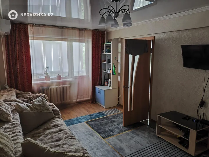 2-комнатная квартира, этаж 4 из 5, 48 м²
