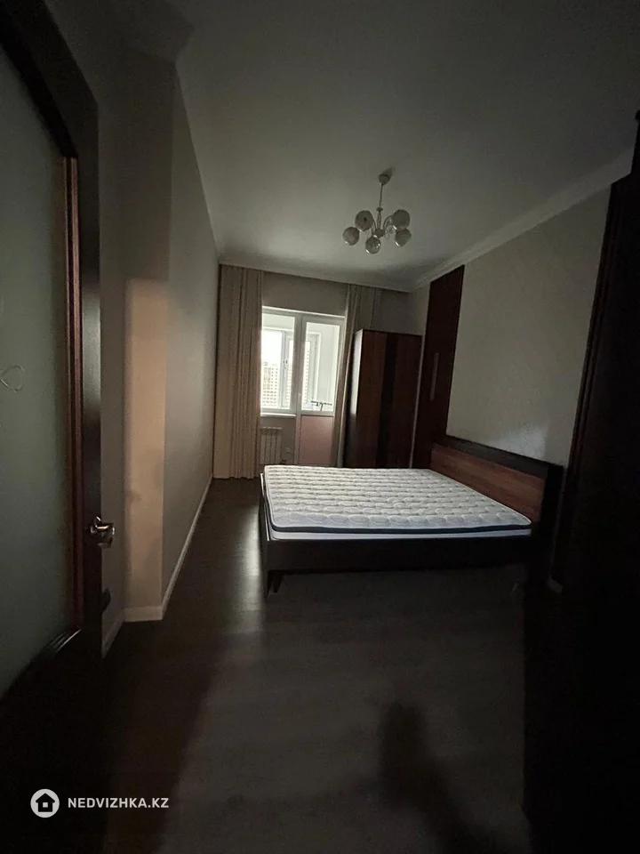3-комнатная квартира, этаж 8 из 12, 91 м², фотография 3