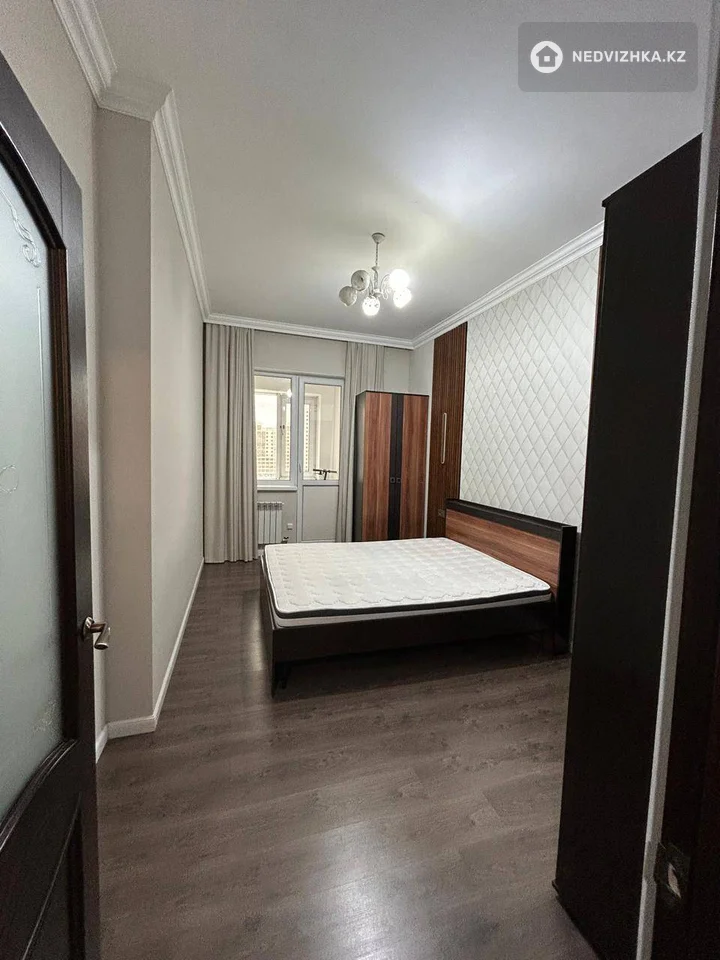 3-комнатная квартира, этаж 8 из 12, 91 м², фотография 4
