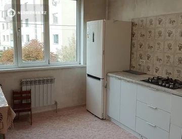 3-комнатная квартира, этаж 2 из 5, 80 м², На длительный срок, миниатюра 1
