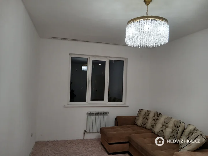 3-комнатная квартира, этаж 2 из 5, 80 м², На длительный срок, фотография 5