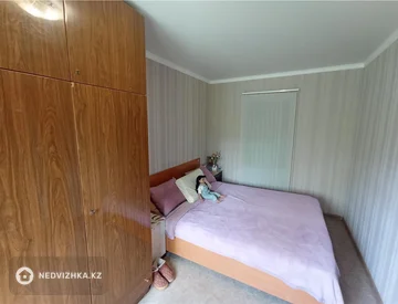 2-комнатная квартира, этаж 3 из 5, 44 м², миниатюра 2
