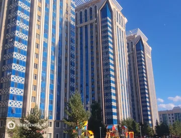 4-комнатная квартира, этаж 8 из 24, 106 м², миниатюра 1