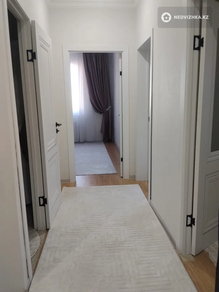 4-комнатная квартира, этаж 8 из 24, 106 м², фотография 3