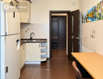 2-комнатная квартира, этаж 10 из 12, 72 м², миниатюра 3