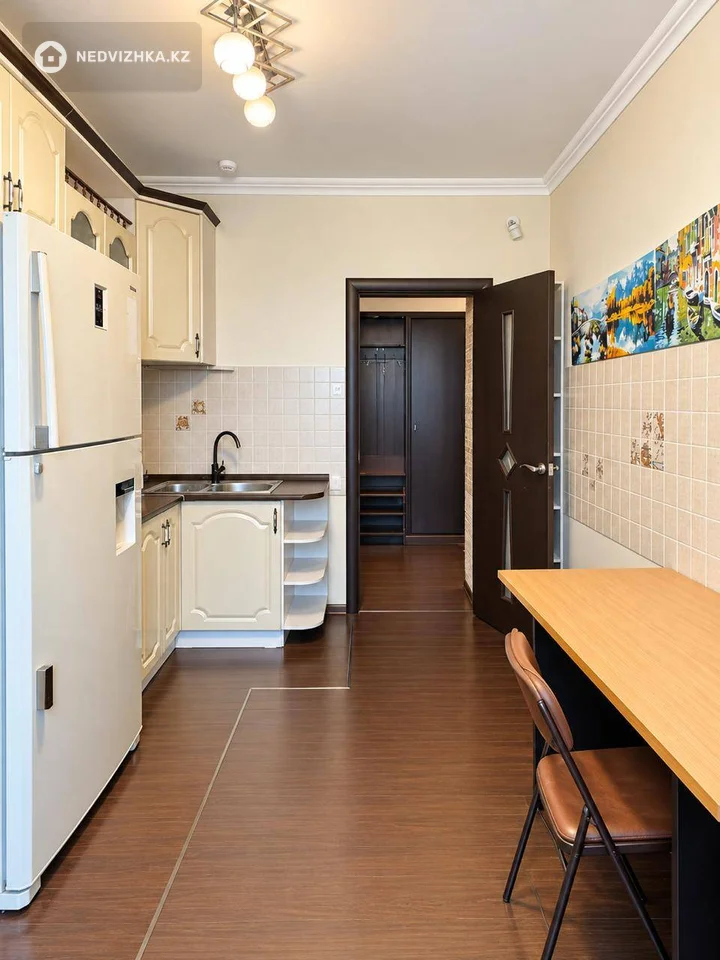 2-комнатная квартира, этаж 10 из 12, 72 м², фотография 3