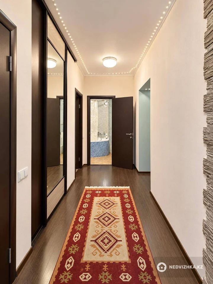2-комнатная квартира, этаж 10 из 12, 72 м², фотография 4