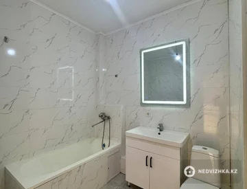 2-комнатная квартира, этаж 4 из 13, 47 м², миниатюра 9