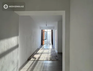 2-комнатная квартира, этаж 4 из 13, 47 м², миниатюра 5