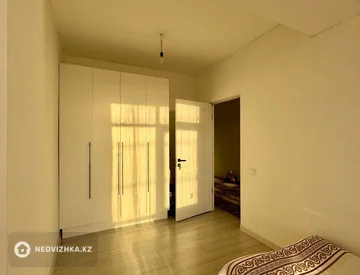 2-комнатная квартира, этаж 4 из 13, 47 м², миниатюра 4