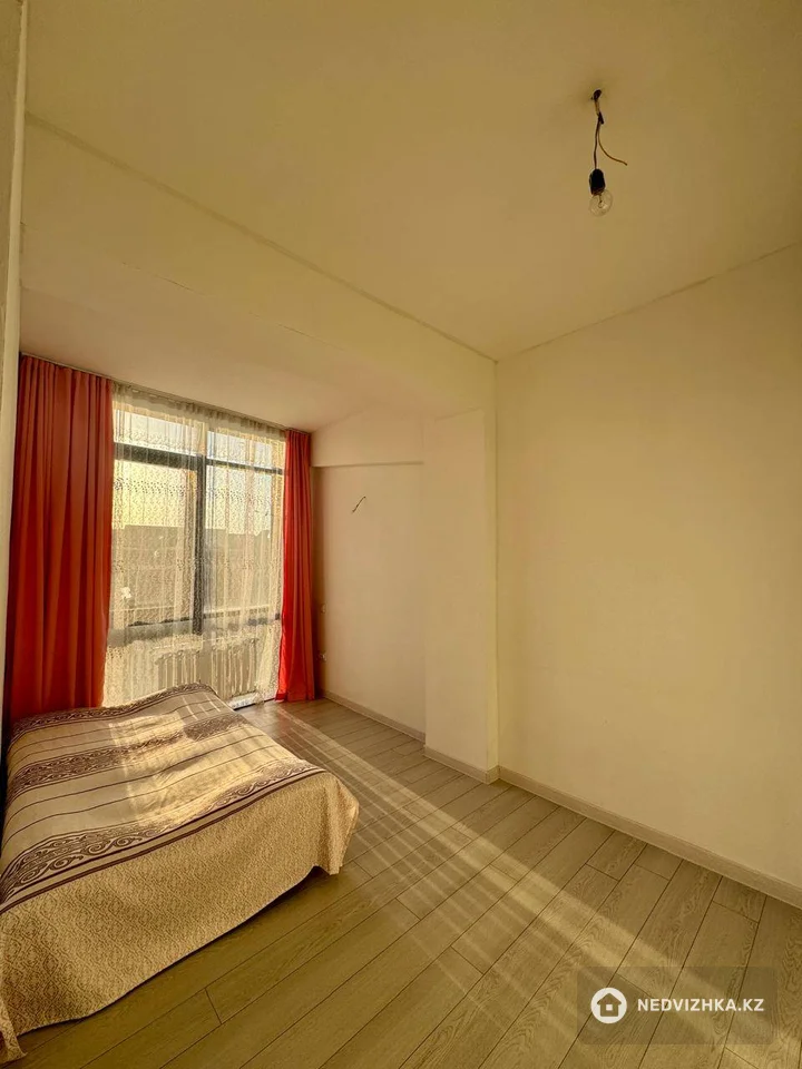 2-комнатная квартира, этаж 4 из 13, 47 м², фотография 3