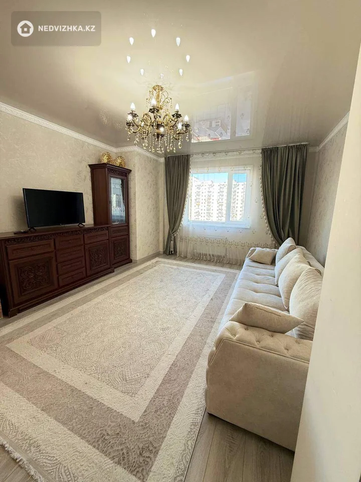 4-комнатная квартира, этаж 8 из 13, 110 м², фотография 2