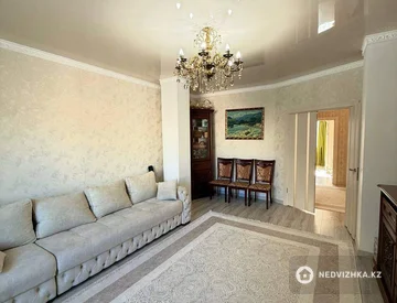 4-комнатная квартира, этаж 8 из 13, 110 м², миниатюра 1