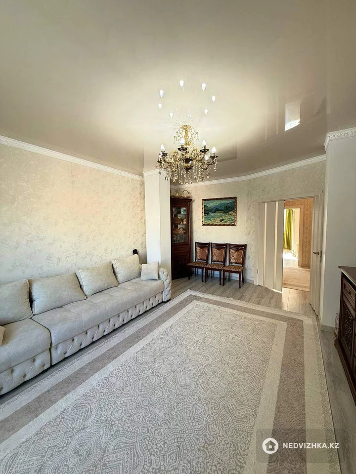 4-комнатная квартира, этаж 8 из 13, 110 м²