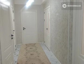 3-комнатная квартира, этаж 1 из 5, 84 м², миниатюра 2