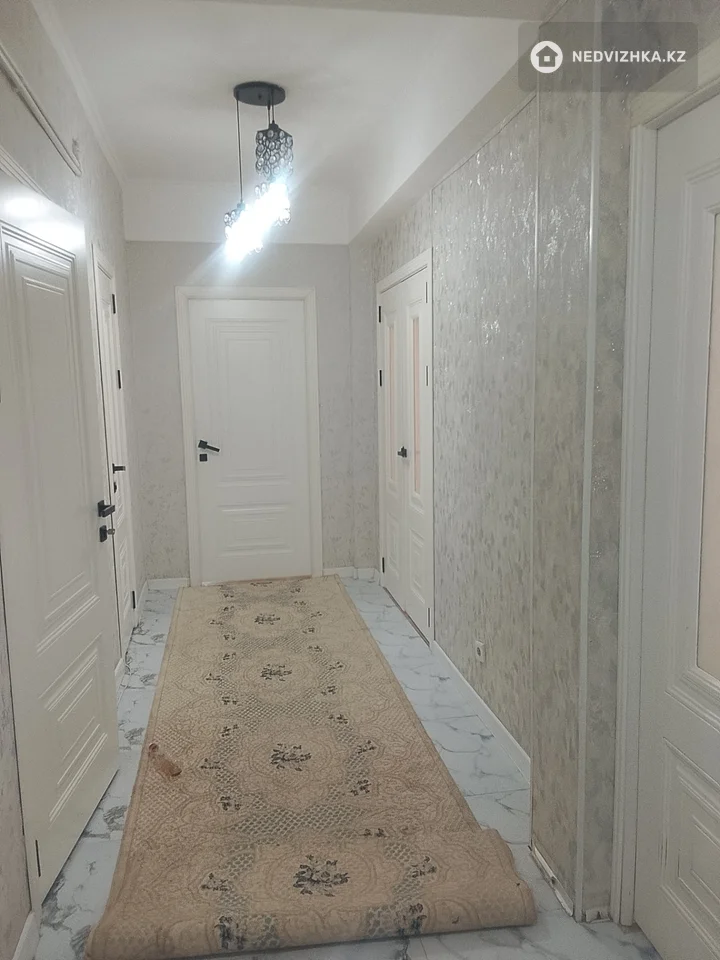 3-комнатная квартира, этаж 1 из 5, 84 м², фотография 2