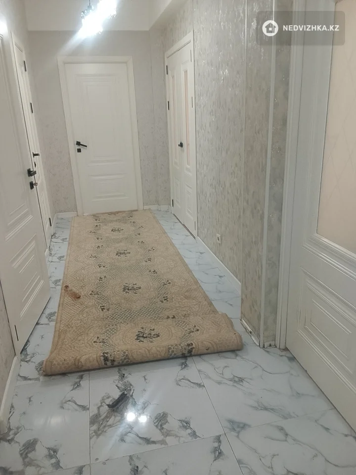 3-комнатная квартира, этаж 1 из 5, 84 м², фотография 5