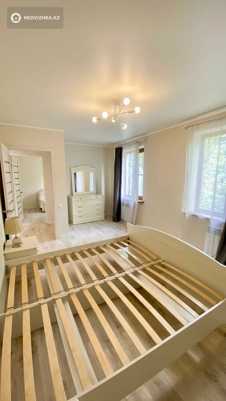 3-комнатная квартира, этаж 4 из 5, 56 м², фотография 3