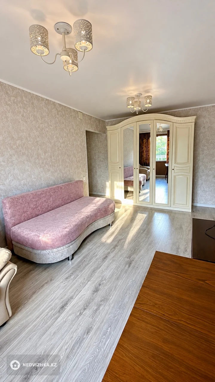 3-комнатная квартира, этаж 4 из 5, 56 м², фотография 2