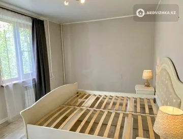 3-комнатная квартира, этаж 4 из 5, 56 м², миниатюра 4