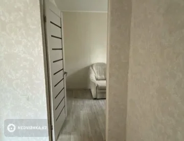 3-комнатная квартира, этаж 4 из 5, 56 м², миниатюра 6