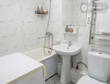 3-комнатная квартира, этаж 4 из 5, 56 м², миниатюра 9