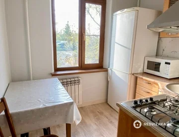 3-комнатная квартира, этаж 4 из 5, 56 м², миниатюра 11