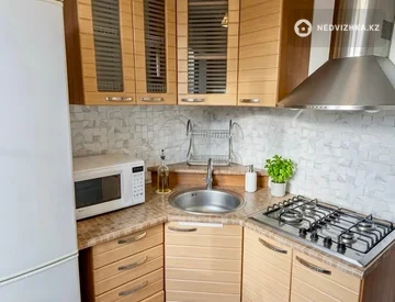 3-комнатная квартира, этаж 4 из 5, 56 м², миниатюра 12