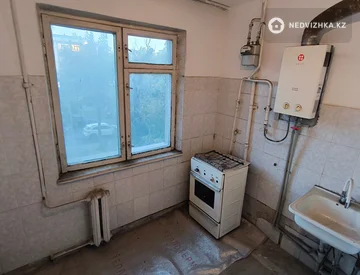 2-комнатная квартира, этаж 3 из 5, 45 м², миниатюра 10