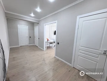 2-комнатная квартира, этаж 10 из 10, 69 м², миниатюра 4