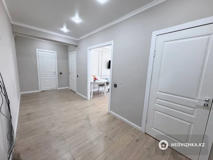 2-комнатная квартира, этаж 10 из 10, 69 м², фотография 4
