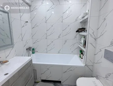 2-комнатная квартира, этаж 10 из 10, 69 м², миниатюра 12