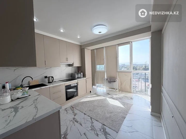 2-комнатная квартира, этаж 10 из 10, 69 м², фотография 5