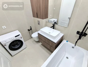 2-комнатная квартира, этаж 12 из 13, 53 м², На длительный срок, миниатюра 8