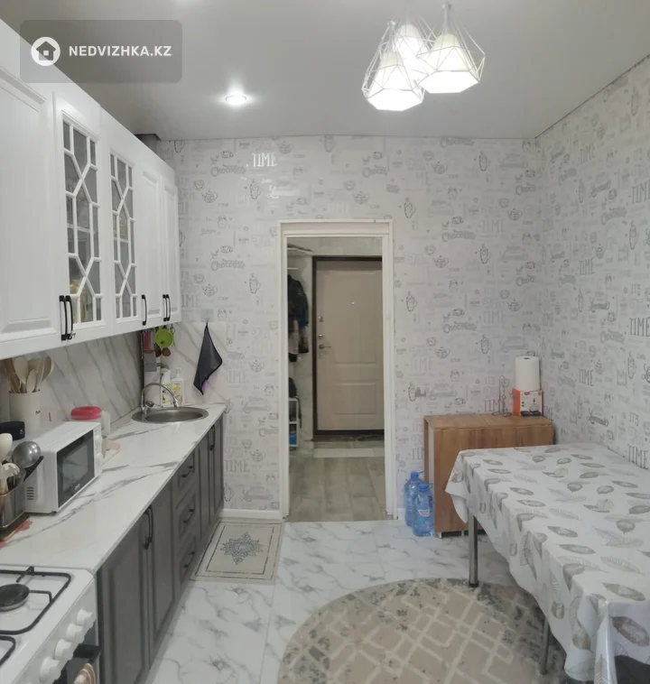 2-комнатная квартира, этаж 3 из 5, 64 м², фотография 2