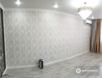 2-комнатная квартира, этаж 3 из 5, 64 м², миниатюра 6