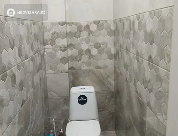 2-комнатная квартира, этаж 3 из 5, 64 м², миниатюра 8