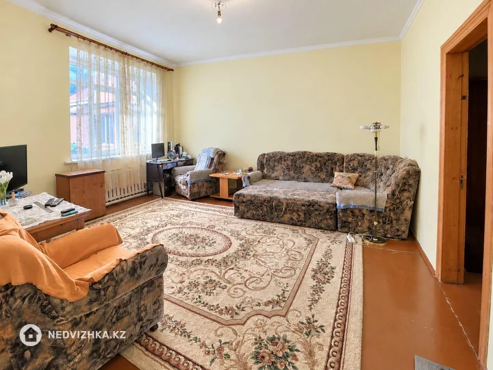 3-комнатная квартира, этаж 1 из 2, 110 м², фотография 4