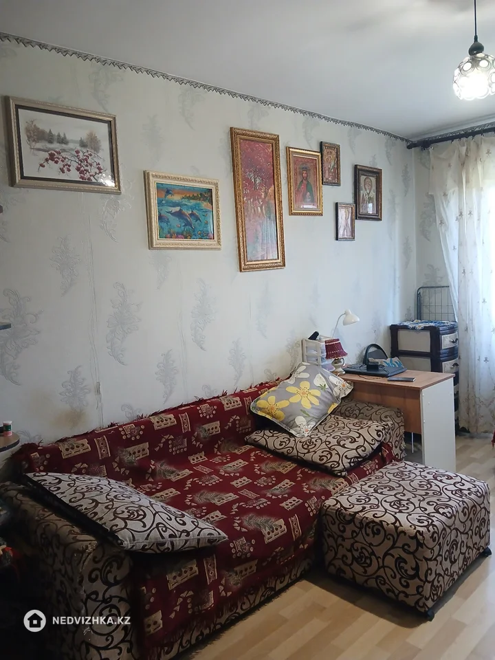2-комнатная квартира, этаж 4 из 5, 51 м², фотография 3